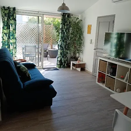 Gite T2 A Proximite D'Avignon Apartmán *