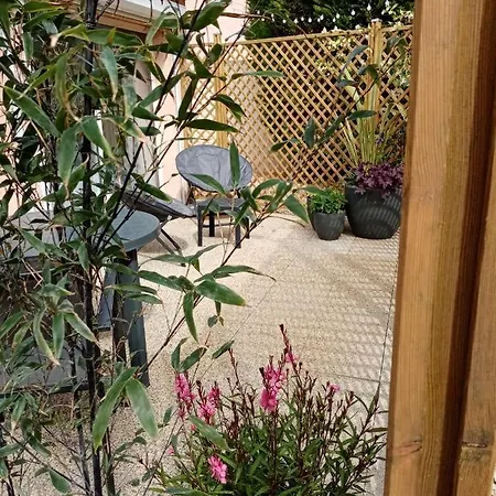 Gite T2 A Proximite D'Avignon Apartmán *